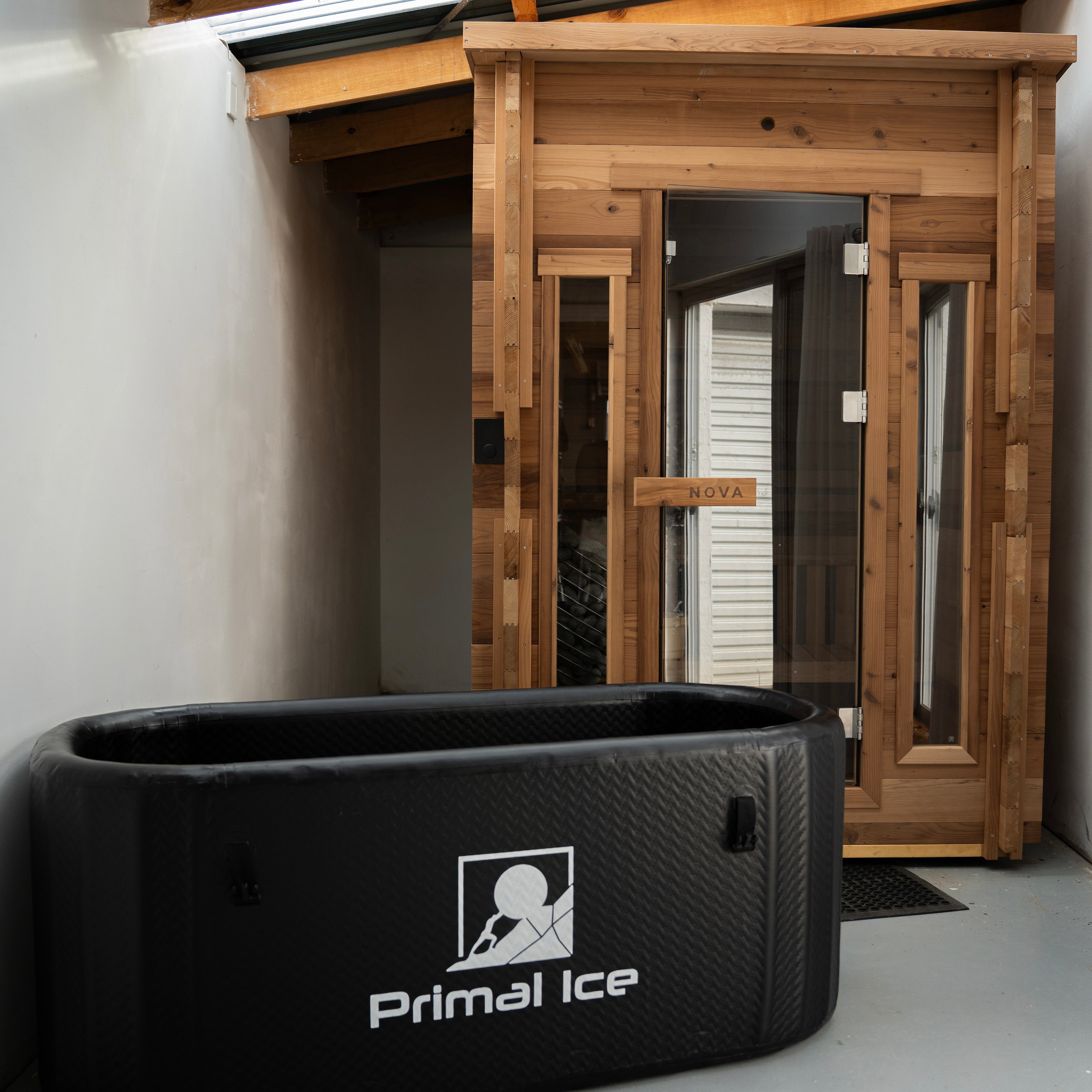 Ashcroft: Primal Tub + 4 Person Hemlock